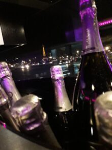 bustoqué-paris-champagne-festif-billecartsalmon_manger_dans_un_bus_eat_in_a_bus_comer_en_un_autobús_mangiare_in_un_autobus_in_einem_bus_essen_manger_dans_un_bus_paris_eat_in_a_bus_in_paris_comer_en_un_autobús_parís_mangiare_in_un_autobus_a_parigi_in_einem_Bus_in_Paris_essen_bus_restaurant_paris_réservation_bus_restaurant_paris_booking_autobús_restaurante_parí_reserva_autobus_prenotazione_ristorante_parigi_Buchung_für_ein_busrestaurant_in_paris_bus_restaurant_paris_bus_restaurant_paris_autobús_restaurante_parís_autobus_ristorante_parigi_bus_restaurant_paris_bus_gastronomique_paris_bus_gastronomic_paris_autobús_gastrónoma_parís_autobus_gastronomico_parigi_gourmetbus_paris_bus_gastronomique_bus_gastronomic_autobús_gastrónoma_autobus_gastronomico_gourmetbus_bus_restaurant_parisien_parisian_bus_restaurant_autobús_restaurante_parisino_autobus_ristorante_parigi_pariser_busrestaurant_dîner_bus_paris_dinner_bus_paris_cena_autobús_parís_cena_autobus_parigi_abendes_en_bus_paris_déjeuner_bus_paris_lunch_bus_parís_desayuno_autobús_parís_pranzo_autobus_parigi_paris_bus_mittagessen_déjeuner_à_bord_d_un_bus_lunch_on_a_bus_almuerzo_en_un_autobús_pranzo_a_bordo_di_un_autobus_Mittagessen_an_bord_eines_busses_dîner_à_bord_d_un_bus_dinner_on_a_bus_cena_en_un_autobús_pranzo_a_bordo_di_un_autobus_abendessen_im_bus_visite_paris_bus_visit_parís_bus_visita_autobús_parís_visita_parigi_autobus_besichtigung_paris_bus_+bus_+restaurant_+bus_+restaurant_+autobús_+restaurante_+bus_+ristorante_+bus_+restaurant_+bus_+restaurant_+tarif_+bus_+restaurant_+rate_+autobús_+restaurante_+tarifa_+bus_+ristorante_+prezzi_restaurant_insolite_paris_unusual_restaurant_parís_restaurante_insólita_parís_ristorante_insolito_parigi_ungewöhnliches_restaurant_paris_restaurant_original_paris_original_restaurant paris_restaurante_original_parís_ristorante_originale_parigi_originelles_pariser_restaurant_restaurant_romantique_paris_romantic_restaurant_paris_restaurante_romántico_parís_ristorante_romantico_parigi_paris_romantisches_restaurant_balade_gourmande_paris_gourmet_stroll_paris_paseo_gastrónoma_parís_passeggiata_golosa_parigi_feinschmecker_spazierfahrt_paris_visite_gourmande_paris_gourmet_visit_paris_visita_gastrónoma_parís_visita_golosa_a_parigi_gourmetbesichtigung_in_paris_visite_guidée_gastronomique_paris_gastronomic_tour_paris_visita_guiada_gastrónoma_parís_visita_guidata_gastronomica_parigi_gastronomische_tour_paris_bus_insolite_unusual_bus_autobús_insólita_autobus_insolito_ungewöhnlicher_bus_bus_atypique_atypical_bus-autobús _atípico_autobus_atipico_atypischer_bus_audio_guide_audio_guide_audio_guía_guida_audio_audioguide_vidéo_guide_vídeo_guía_guida_video_videoguide_déjeuner_atypique_paris_atypical_lunch_paris_salida_atípico_pranzo_atipico_parigi_atypisches_mittagessen_paris_visiter_paris_en_mangeant_visit_paris_while_eating_visitar_parís_comiendo_visitare_parigi_mangiando_paris_beim_essen_besichtigen_menu_gastronomique_paris_gastronomic_menu_paris_menú_gastrónoma_menu_gastronomico_parigi_gastronomisches_menü_paris_restaurant_gastronomique_paris_gastronomic_restaurant_paris_restaurante_gastrónoma_parís_ristorante_gastronomico_parigi_gourmetrestaurant_paris_diner_insolite_paris_unusual_dinner_paris_cena_insólita_parís_cena_insolita_parigi_ungewöhnliches_abendessen_Paris_déjeuner_insolite_unusual_lunch_almuerzo_insólita_pranzo_insolito_a_parigi_ungewöhnliches_mittagessen_sortie_insolite_paris_amoureux_unusual_go_out_paris_lovers_salida_insólita_parís_enamorados_uscita_insolita_parigi_innamorato_ungewohnlicher_ausflug_in_Paris_für_Verliebte_soirée_insolite_paris_unusual_evening_paris_noche_insólita_parís_serata_insolita_parigi_ungewöhnlicher_abend_paris_activité_insolite_paris_unusual_activity_paris_actividad_insólita_parís_attività_insolite_parigi_ungewöhnliche_aktivität_Paris_sortie_insolite_paris_unusual_go_out_paris_salida_insólita_parís_uscita_insolita_parigi_ungewöhnlicher_ausflug_Paris_nuit_insolite_paris_unusual_night_paris_noche_insólita_parís_notte_insolita_parigi_ungewöhnliche_nacht_paris_visite_paris_insolite_unusual_visit_paris_visita_parís_insólita_visita_parigi_insolita_Besichtigung_ungewöhnliches_Paris_visite_guidée_paris_insolite_unusual_paris_tour_visita_guiada_parís_insólita_visita_guidata_insolita_parigi_geführte_tour_ungewöhnliches_paris_sortie_originale_paris_original_go_out_paris_salida_original_parís_uscita_originale_parigi_origineller_Ausflug_paris_activité_originale_original_activity_actividad_original_attività_originale_originelle_aktivität_séminaire_paris_seminary_paris_seminario_parís_seminario_parigi_pariser_seminar_évènement_bus_paris_event_bus_paris_autobús_evento_parís_autobus_parigi_paris_bus_veranstaltung_séminaire_entreprise_paris_business_seminary_paris_seminario_de_empresa_parís_seminario_d_affari_a_parigi_pariser_geschäftsseminar_idée_séminaire_originale_seminary_idea_original_Idea_original_de_seminario_idea_originale_di_seminario_originelleseminaridee_teambuilding_original_paris_seminary_idea_original_seminario_original_parís_seminario_originale_parigi_originelles_parisseminar_séminaire_insolite_unusual_seminary_paris_seminario_insólita_seminario_insolito_ungewöhnliches_seminar_lieu_atypique_séminaire_atypical_location_seminary_seminario_en_un_lugar_atípico_luogo_seminario_atípico_atypischer_ort_seminar_dîner_séminaire_paris_dinner_seminary_paris_cena_seminario_parís_cena_seminario_parigi_paris_seminar_abendessen_déjeuner_séminaire_paris_seminary_lunch_paris_almuerzo_seminario_parís_pranzo_seminario_parigi_paris_seminar_mittagessen